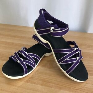 Like New Women’s Teva Sandals Size 11